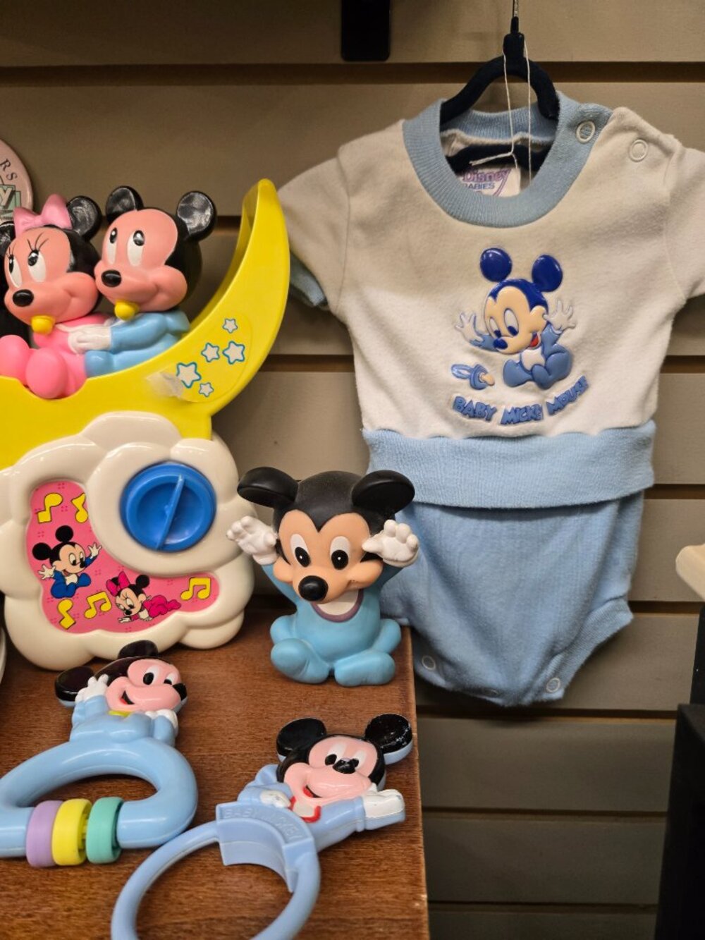 ❤ 1985 vintage "Disney Babies" Baby Mickey Onesie ❤